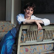 Linda Thompson - List pictures