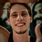 Naâman - List pictures