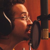 Lucas Santtana - List pictures