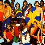 Les Humphries Singers - List pictures