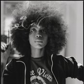 Erykah Badu - List pictures