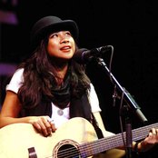 Zee Avi - List pictures