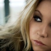 Lesley Roy - List pictures