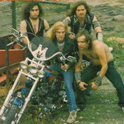 Razor - List pictures