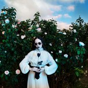 Allie X - List pictures