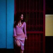 Debi Nova - List pictures