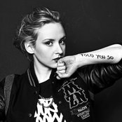 Leslie Clio - List pictures