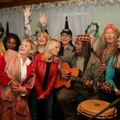 Les Humphries Singers - List pictures