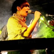 Love Is All - List pictures