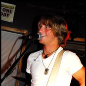 Josh Thompson - List pictures