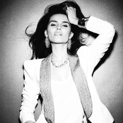 Nelly Furtado - List pictures