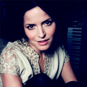 Andrea Corr - List pictures