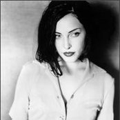 Kristen Barry - List pictures