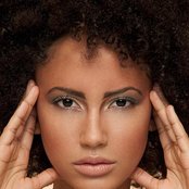 Andy Allo - List pictures