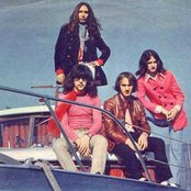 Outsiders - List pictures