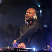 Robert Hood - List pictures