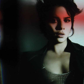 Vicci Martinez - List pictures