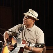 Guy Davis - List pictures