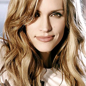 Jennifer Hanson - List pictures