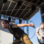 Future Islands - List pictures