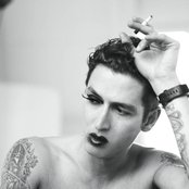 The Legendary Tiger Man - List pictures