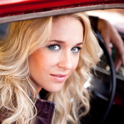 Catherine Britt - List pictures