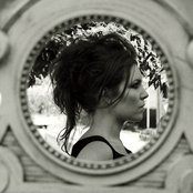 Holly Brook - List pictures