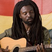 Rocky Dawuni - List pictures