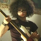 De Facto - List pictures