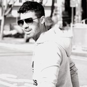 Joe Jonas - List pictures
