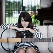 Clarice Falcão - List pictures