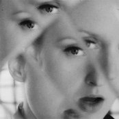 Leslie Clio - List pictures