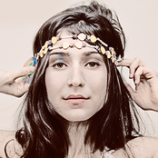 Laleh - List pictures