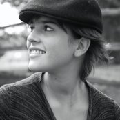 Paula Arenas - List pictures