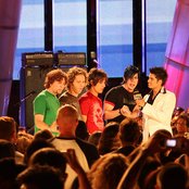 Mariana's Trench - List pictures