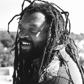 Lucky Dube - List pictures