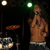 Samuel Larsen - List pictures