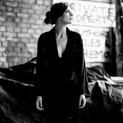 Rosie Lowe - List pictures