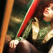 Anna Calvi - List pictures