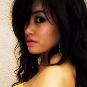 Asia Cruz - List pictures