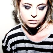 Kyla La Grange - List pictures