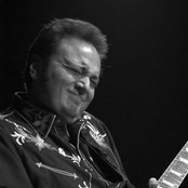 David Gogo - List pictures