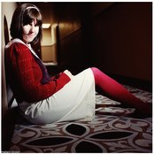 Rosie Thomas - List pictures