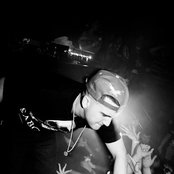 Omar Linx - List pictures