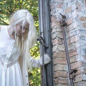 Holly Henry - List pictures