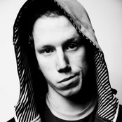 Erik Hassle - List pictures