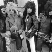 Motley Crue - List pictures
