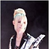 Yohio - List pictures