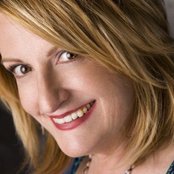 Claire Lynch - List pictures