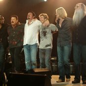 Toto - List pictures